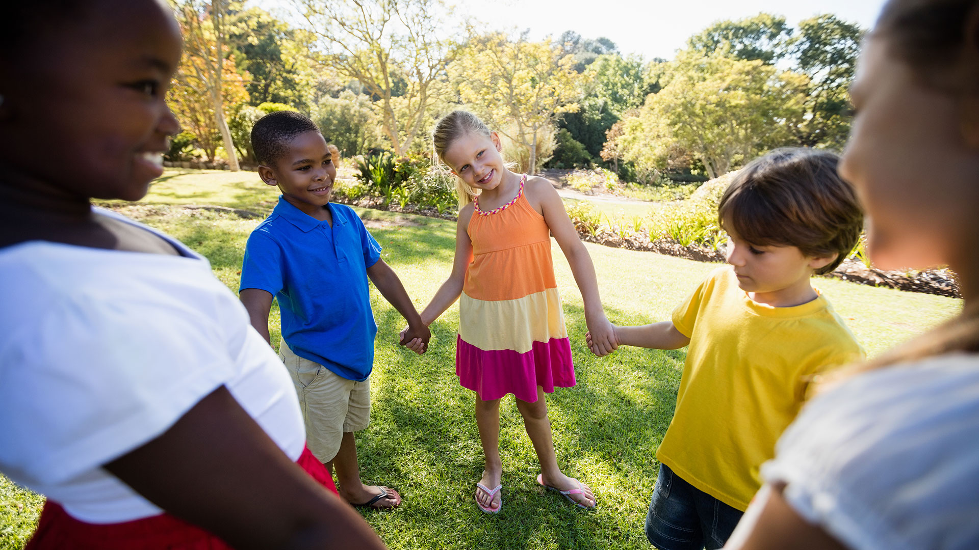 healthy-siouxland-youth-playing-outdoors