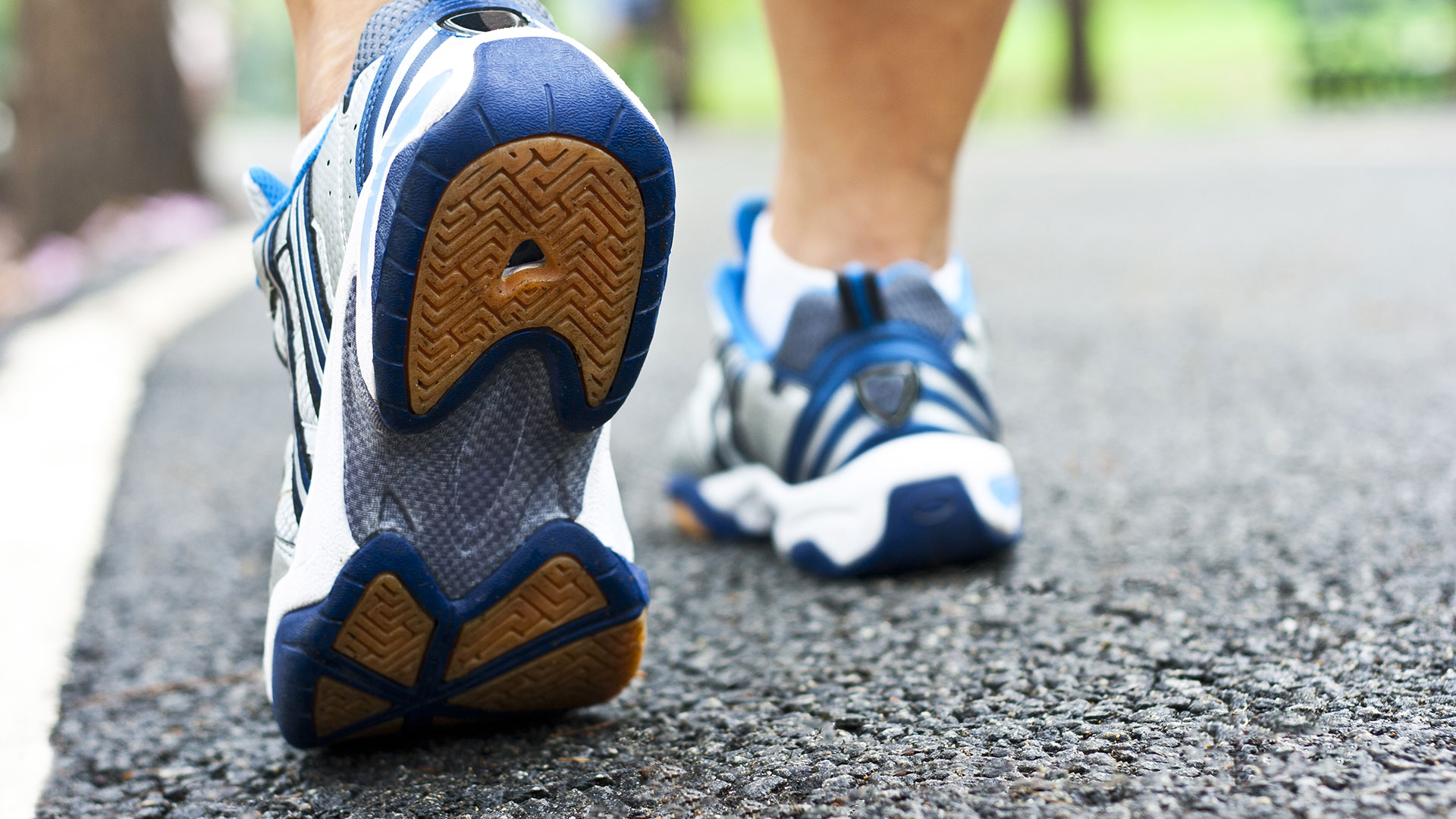 healthy-siouxland-walking-sneakers